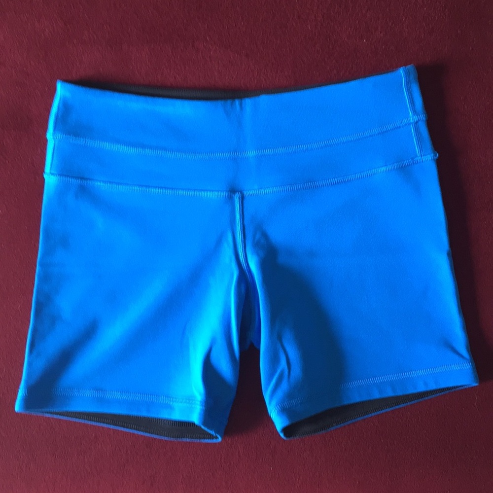 Lululemon reversible shorts size 6
